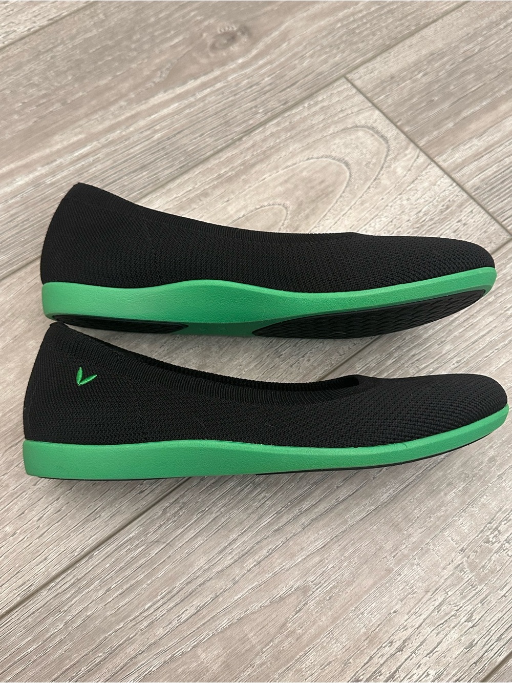 VIVAIA Black Claire walker Knit Slip-On Ballet Flats with Green Cushion Insole - Picture 3 of 4